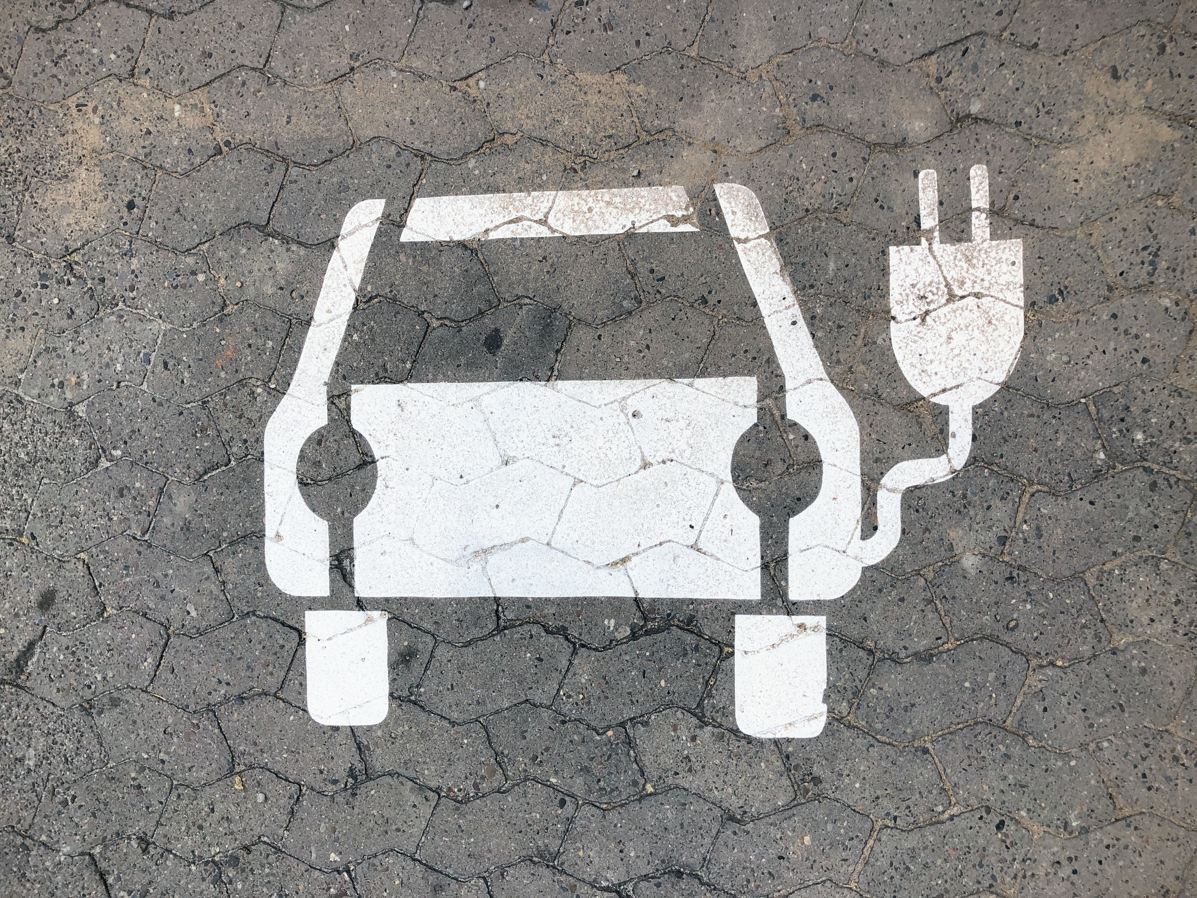 ¿Las llantas para autos eléctricos son iguales?